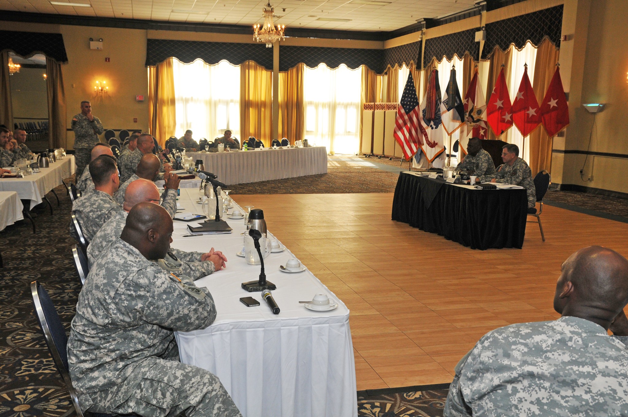 Vice Chief Of Staff Gen Lloyd Austin Visits Fort Bragg Article The