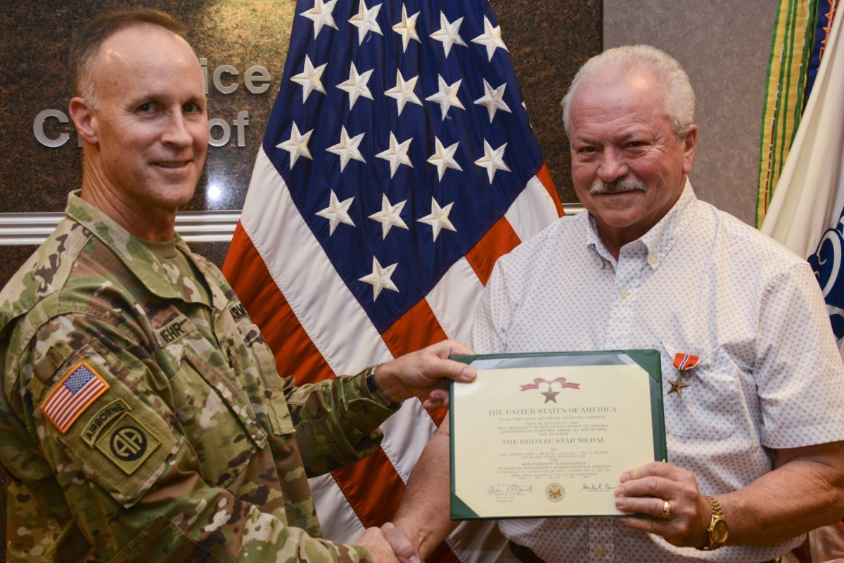 Vietnam Veteran Is Finally Presented Bronze Star Medal After 49 Years