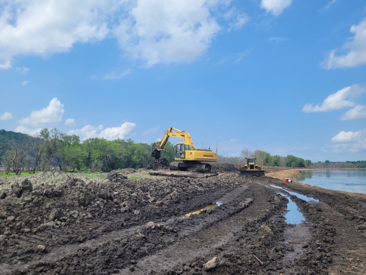 Corps Of Engineers Awards Million Mcgregor Lake Stage Option