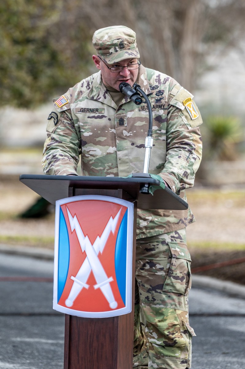 Th Signal Brigade Holds Change Of Responsibility Ceremony Article