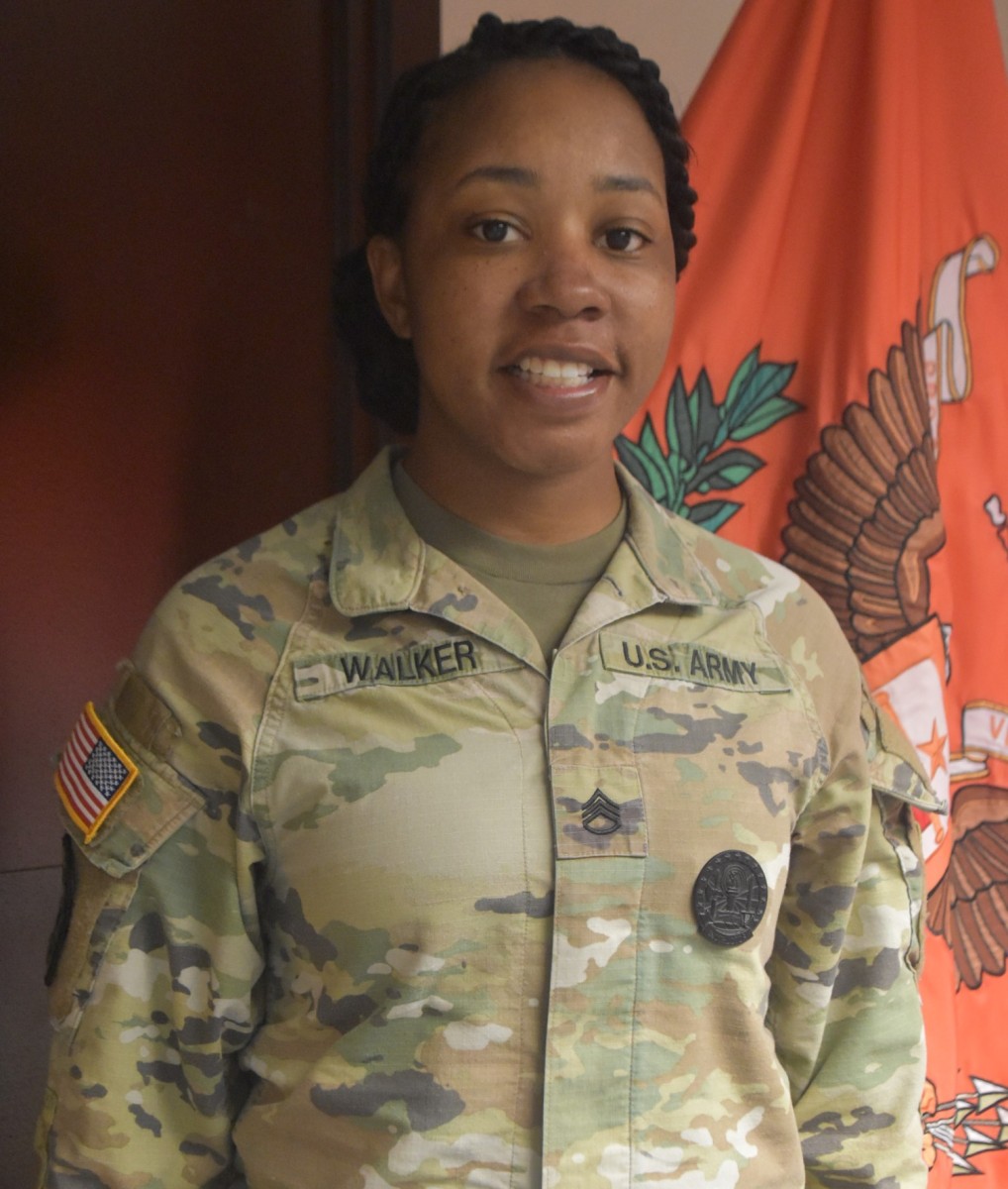 Signaleer Spotlight Staff Sgt Walker Honored As Instructor Of The