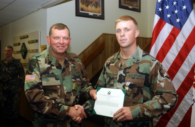 1st BCT Soldier presented Silver Star