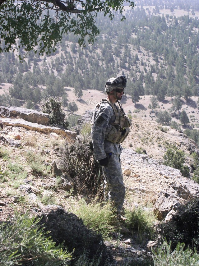 Soldiers keep extremists at bay along Afghanistan&#039;s eastern border