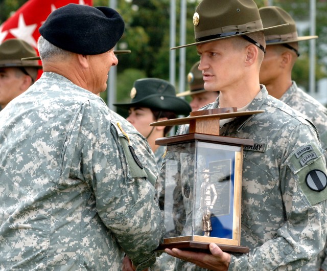 Behnkendorf and Howd named 2006 Drill Sgt. Of the Year