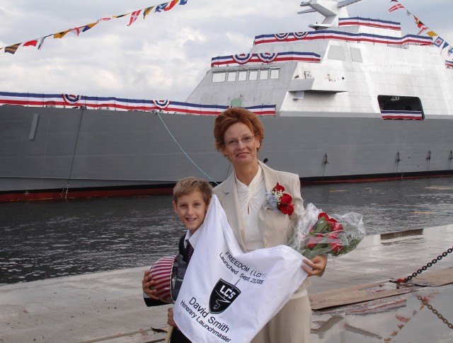 Army widow christens Navy ship, &#039;Freedom&#039;