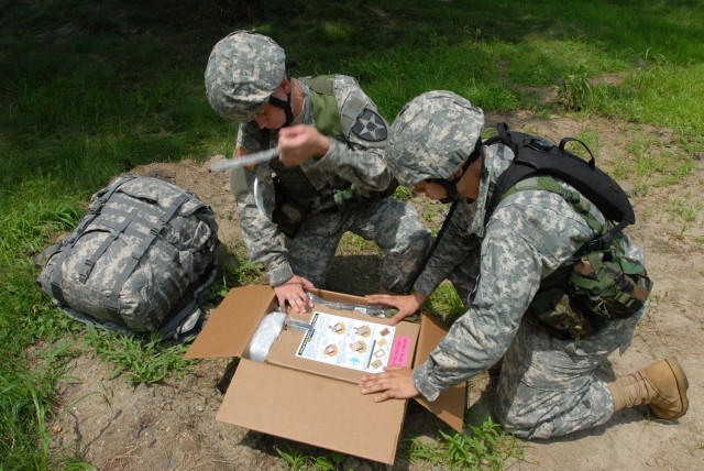 Warfighters get group dining on the go