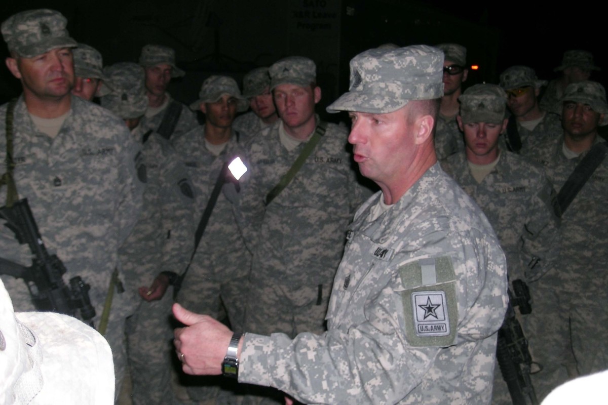 Preston visits soldiers in Kuwait | Article | The United States Army