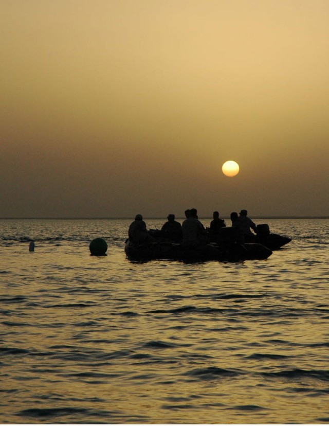 Army divers do dangerous mission in Kuwait, Iraq