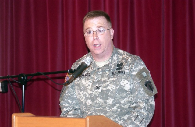 USAREUR Chaplain addresses K-town&#039;s Thanksgiving event