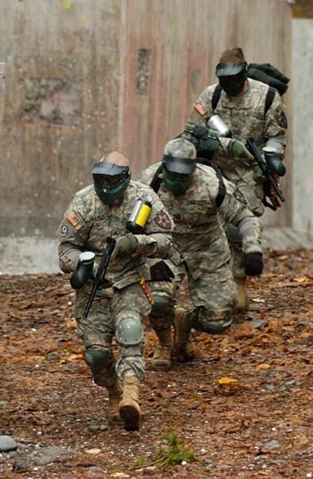 Chaplains Prepare for Combat
