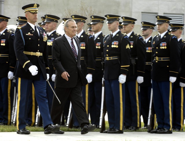 Soldiers honor defense secretaries