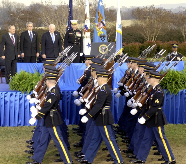 Soldiers honor defense secretaries