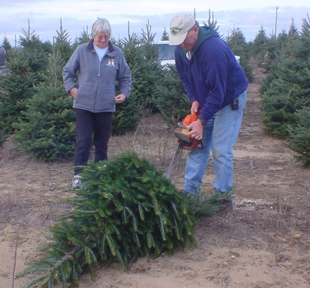 Michigan couple sends holiday cheer to Iraq