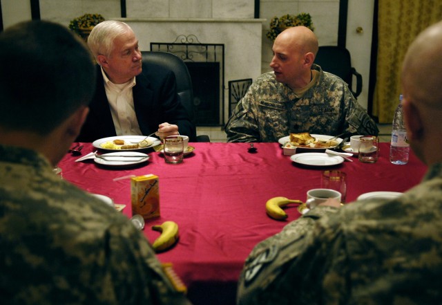 Embedded trainers tell Gates they&#039;re pleased with Iraqi army progress
