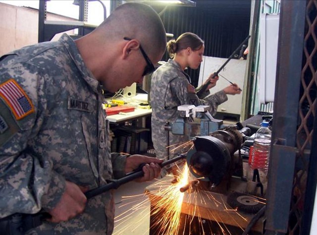 &#039;Providers&#039; Give Iraqi Soldiers Tools to Complete Missions