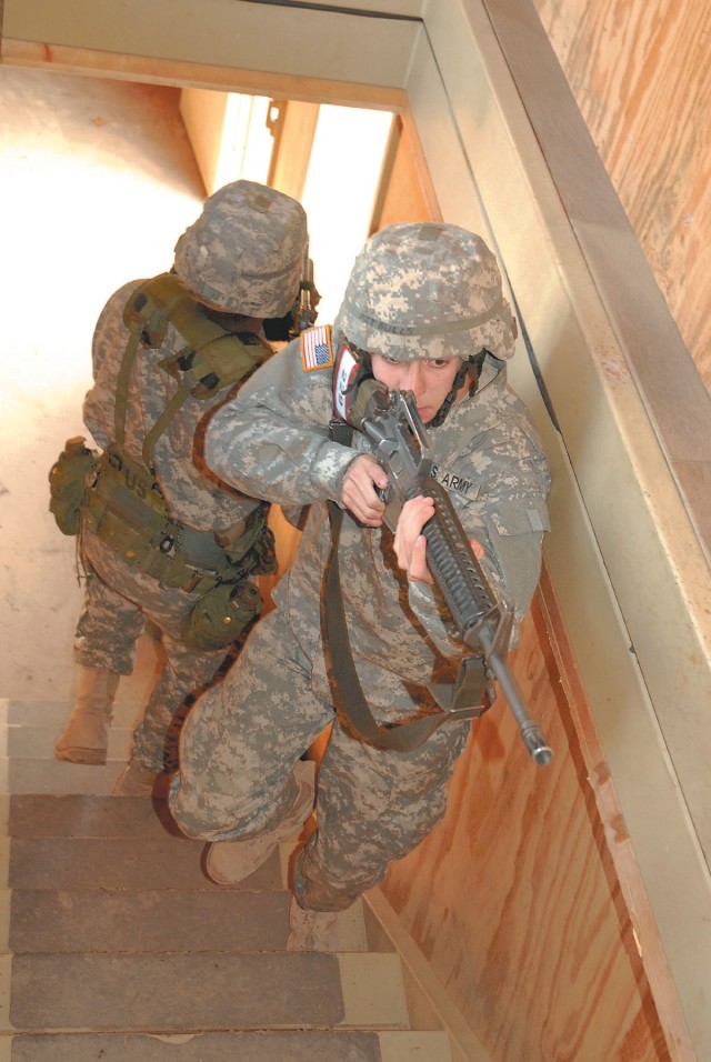 Fort Jackson Training Prepares Soldiers for Today&#039;s War