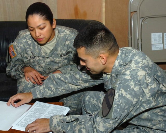 Retention NCOs, Career Counselors Dispel Reenlistment Rumors