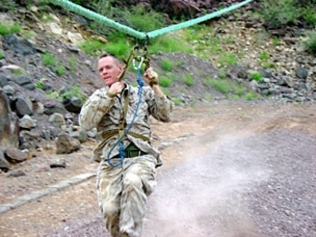 Soldiers in Africa Get French Commando Training