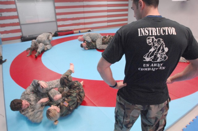 Mobile Training Team Teaches &#039;Vital&#039; Unarmed Combat Skills