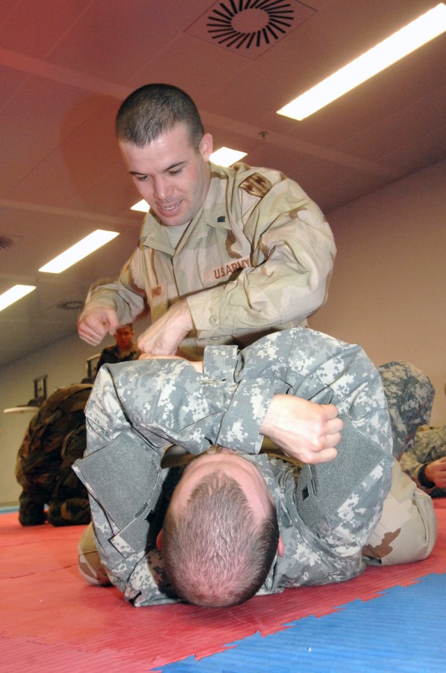 Mobile Training Team Teaches 'Vital' Unarmed Combat Skills | Article ...