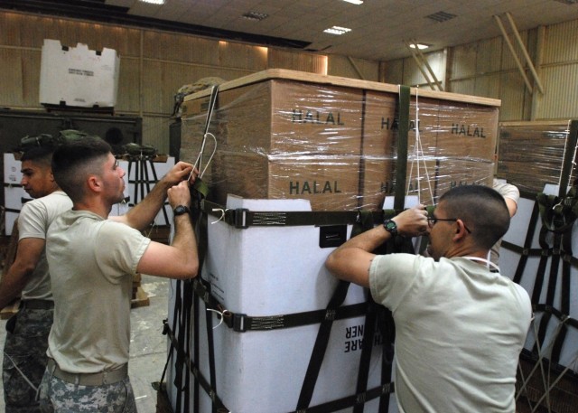 Riggers Keep Soldiers off Road, Out of Harm&#039;s Way