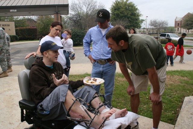 Spurs Serve Wounded Warriors at Barbecue - Soldiers&#039; Hunting Trip Reaps Tasty Results
