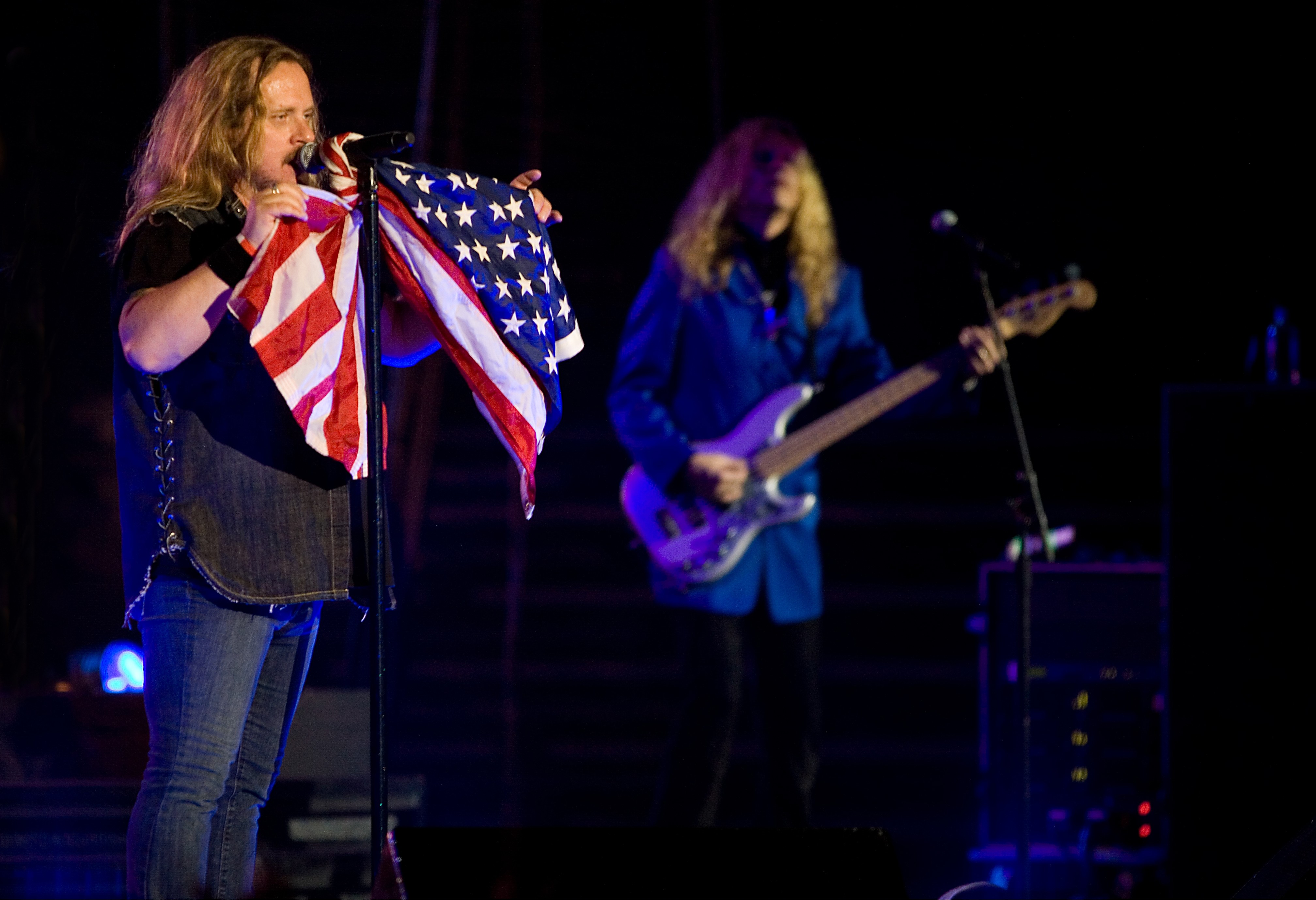 The Latest: Lynyrd Skynyrd out of Hall of Fame concert