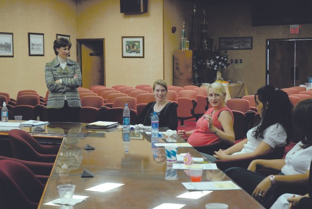 Enlisted Spouses Share Issues with Army&#039;s Senior Spouse