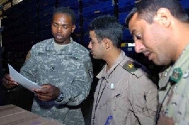 Medical Logisticians Train Iraqi Soldiers