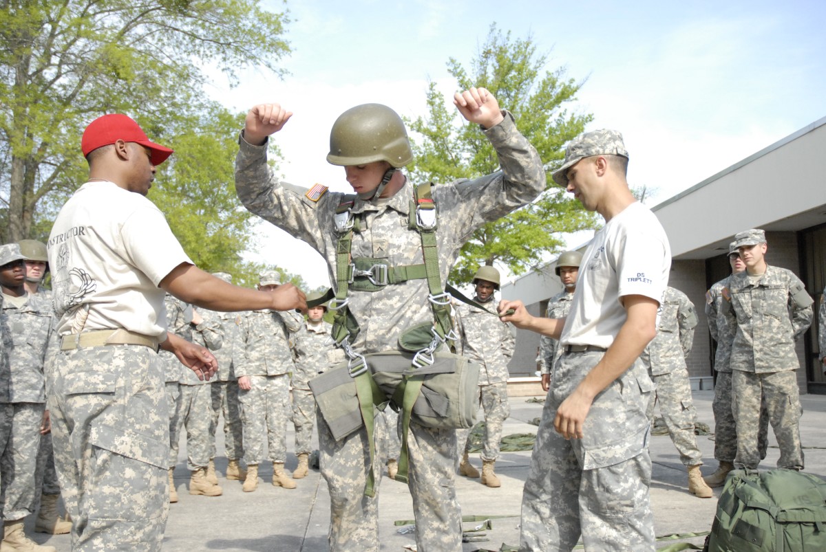 Orientation Course Boosts Soldiers' Success Rate at Airborne School