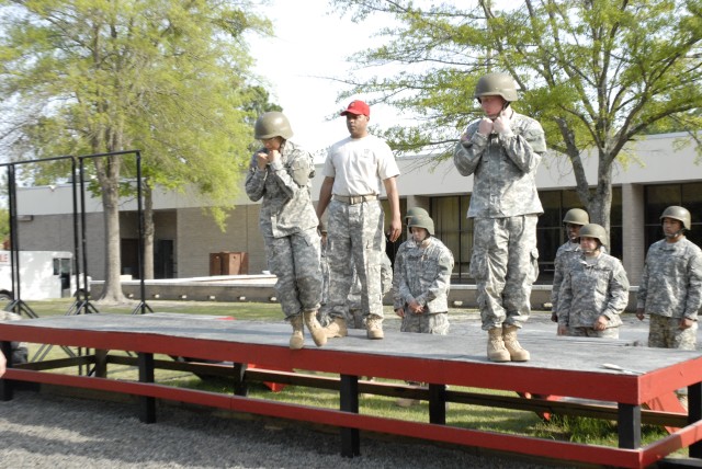 Orientation Course Boosts Soldiers&#039; Success Rate at Airborne School