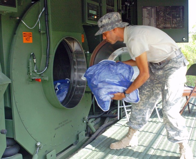 Logistics Soldiers Support Tradewinds 2007