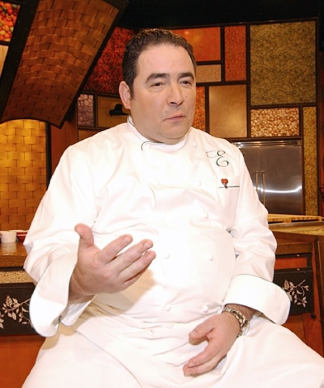 Aca,!EoeEmeril LiveAca,!a,,c to Showcase Military Cooks