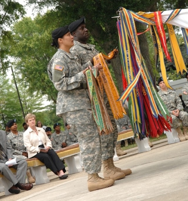 Fort Lee conducts Army Birthday streamer ceremony