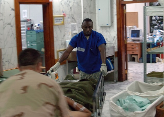 Young Medics Gain Confidence at Baghdad ER
