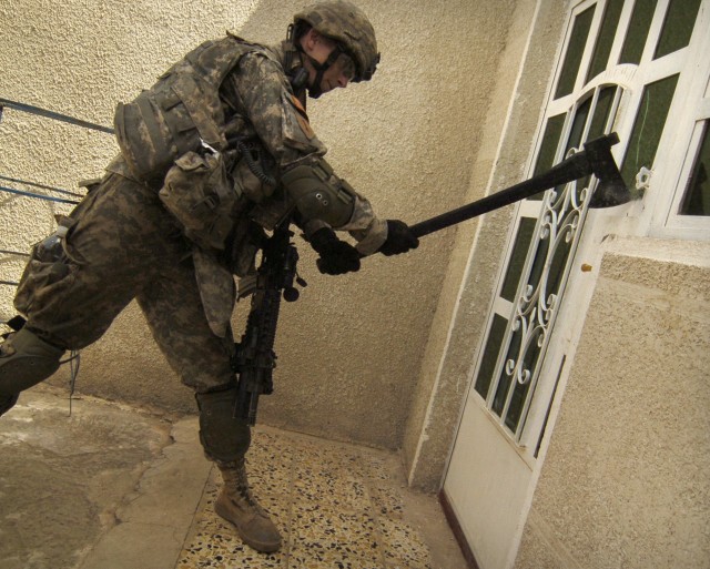Coalition Troops Put Pressure on Insurgents During Operation Phantom Thunder