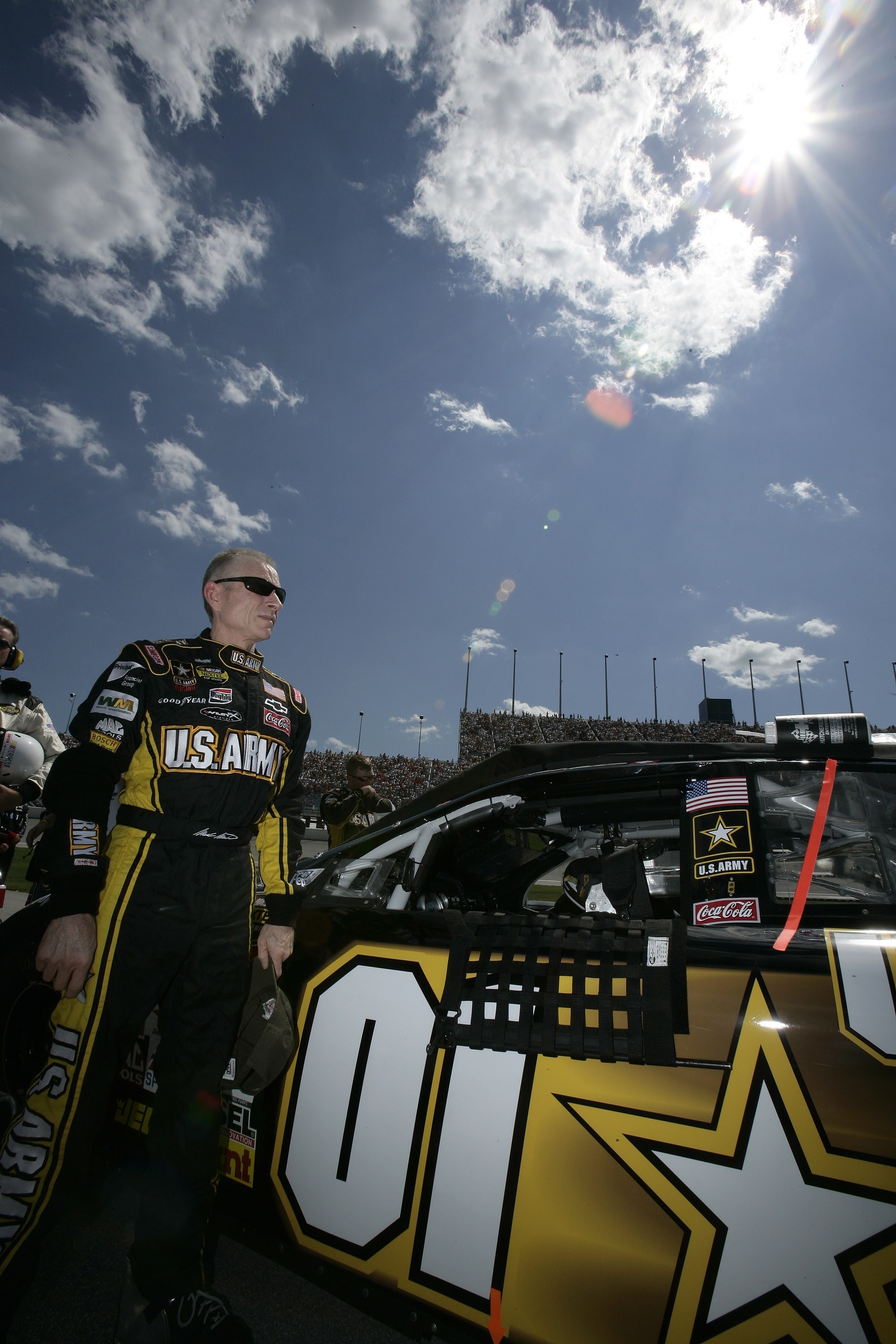 Mark Martin Drives Backup Car to 14th-place Finish | Article