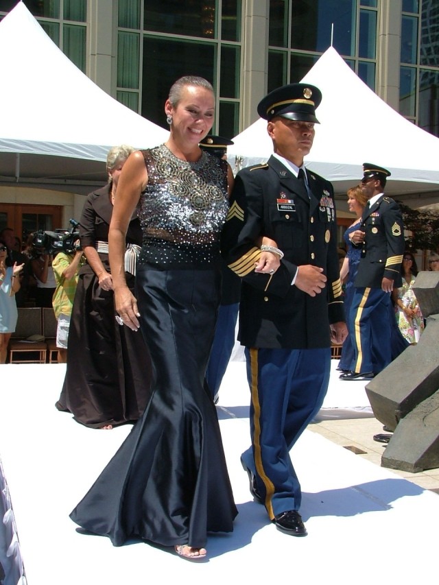 Soldiers Participate in Chicago Fashion Show