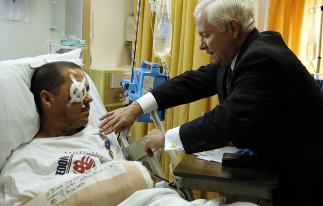 Army&#039;s Medical Hotline Continues to Help Soldiers, Families