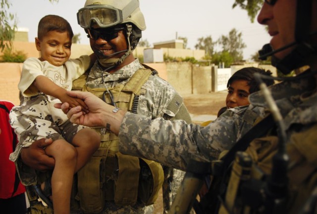Soldiers Help Iraqi Boy Get Surgery