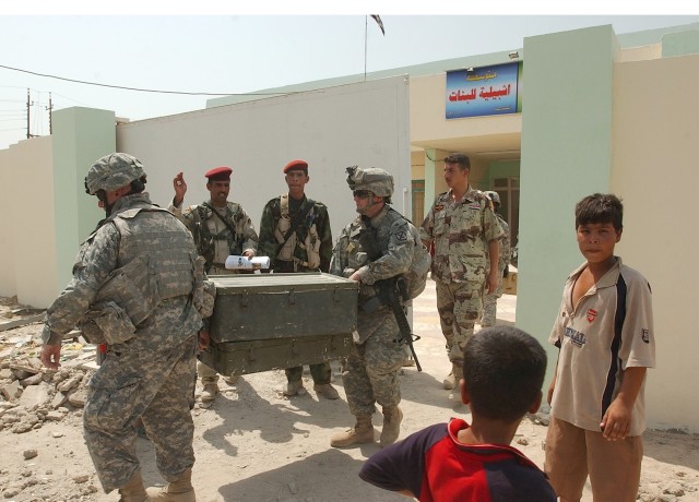 U.S. Soldiers Partner With Iraqi Troops in Mahmudiyah