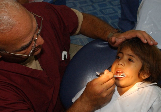 Soldiers Provide Medical, Dental Treatment to Hondurans