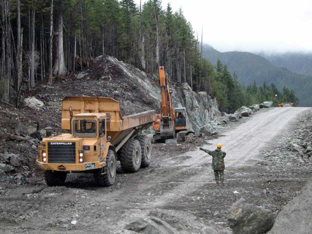 Soldiers Build Road in Alaska for Indian Tribe