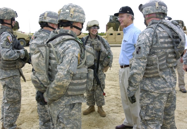 SecArmy visits Fort Dix