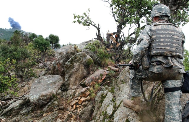 Paratroopers Take Fight to Taliban