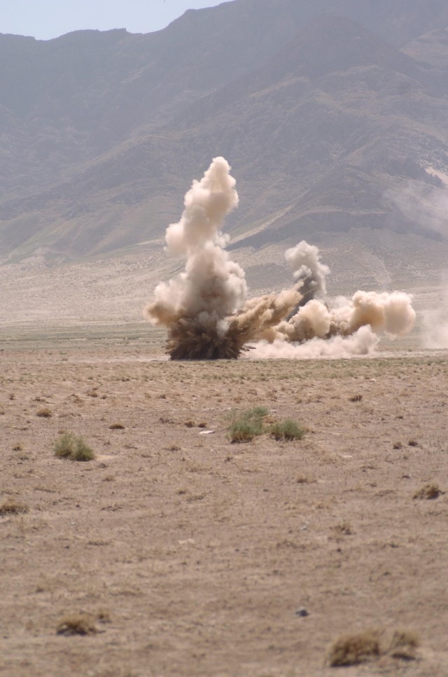 Soldiers, State, Federal, DoD Personnel Train Together to Fight Counter IEDs