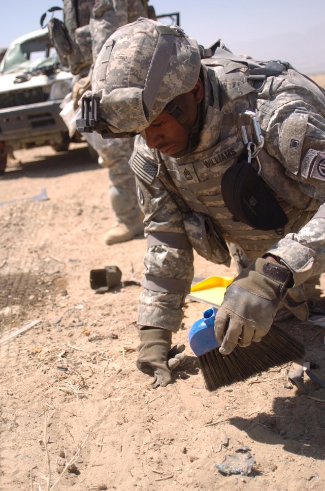 Soldiers, State, Federal, DoD Personnel Train Together to Fight Counter IEDs