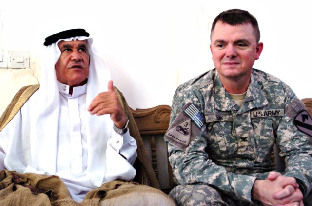 Abu Ghraib sheiks meet Ironhorse commander