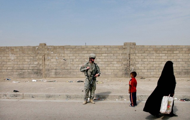 Kentucky Soldiers Help Improve Iraqi Neighborhood