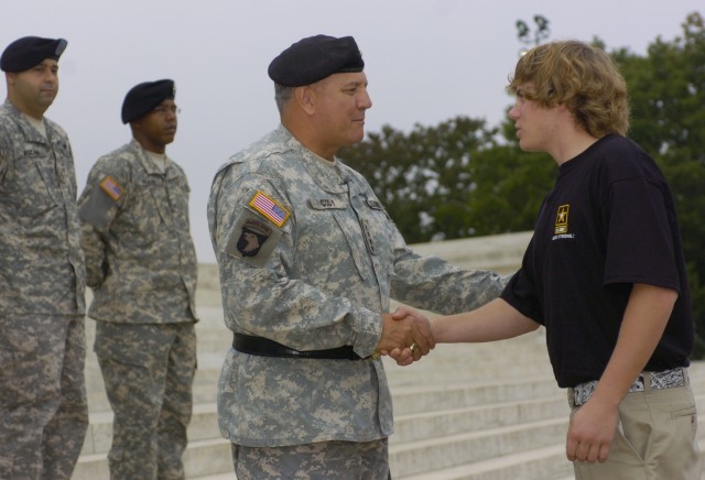 Army holds Recruiting Mission Success Ceremony at Jefferson Memorial